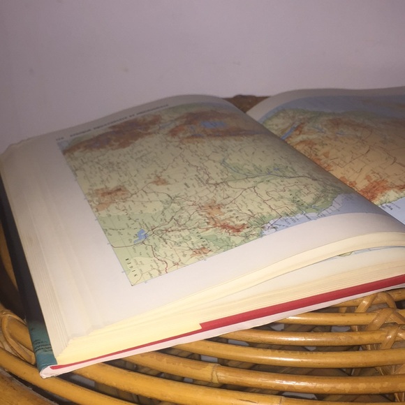 Grand Atlas du Canada et du Monde 1979 Hardcover - Picture 7 of 14